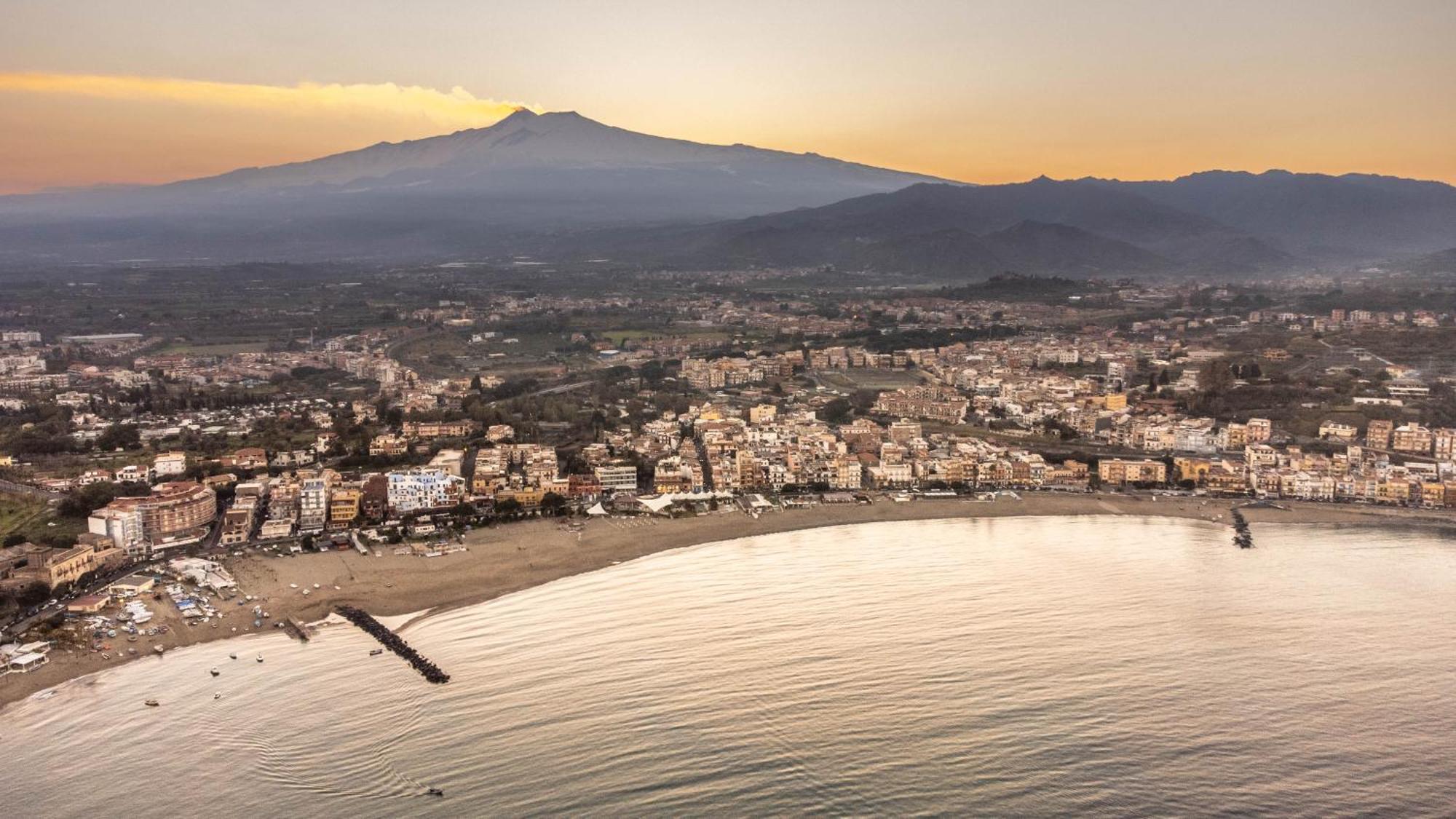 Camurria Apartments Giardini Naxos Luaran gambar